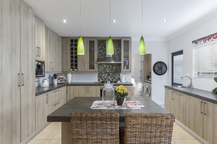 3 Bedroom Property for Sale in Heritage Park Western Cape